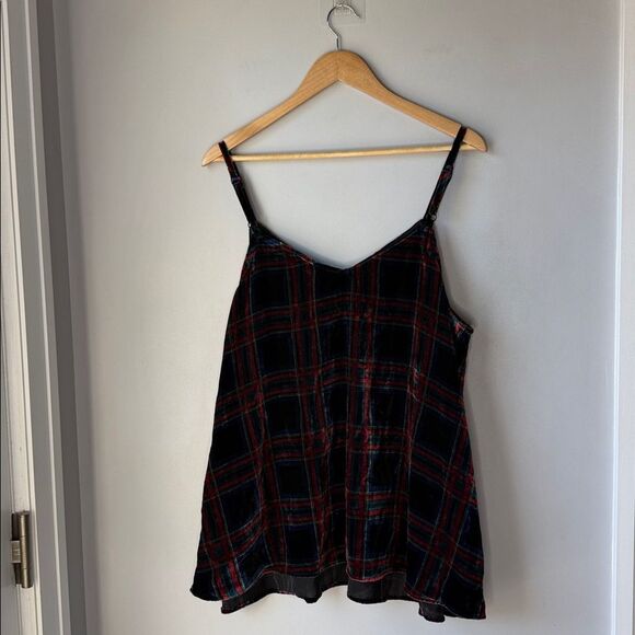 NWT Torrid Plus Size Plaid Velvet Swing Tank
Cami Top Holiday Christmas - Picture 5 of 6